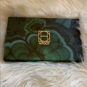 HIPDOT eyeshadow palette. Cenote